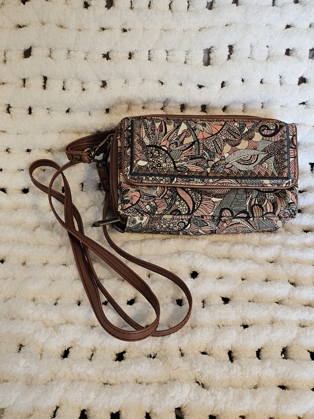 Sakroots Artist Circle Sienna Spirit Desert Crossbody Smartphone Wallet Bag